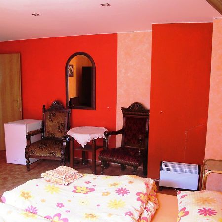 Hotel U Lisky Hostka  Екстериор снимка