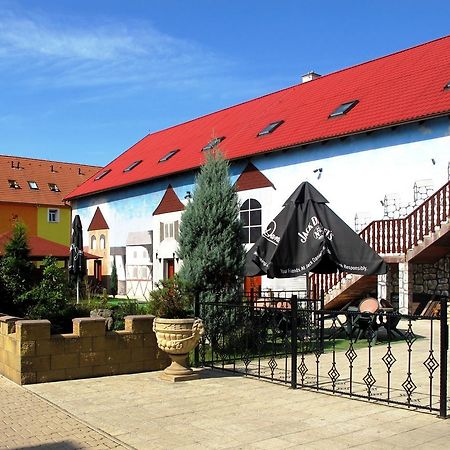 Hotel U Lisky Hostka  Екстериор снимка