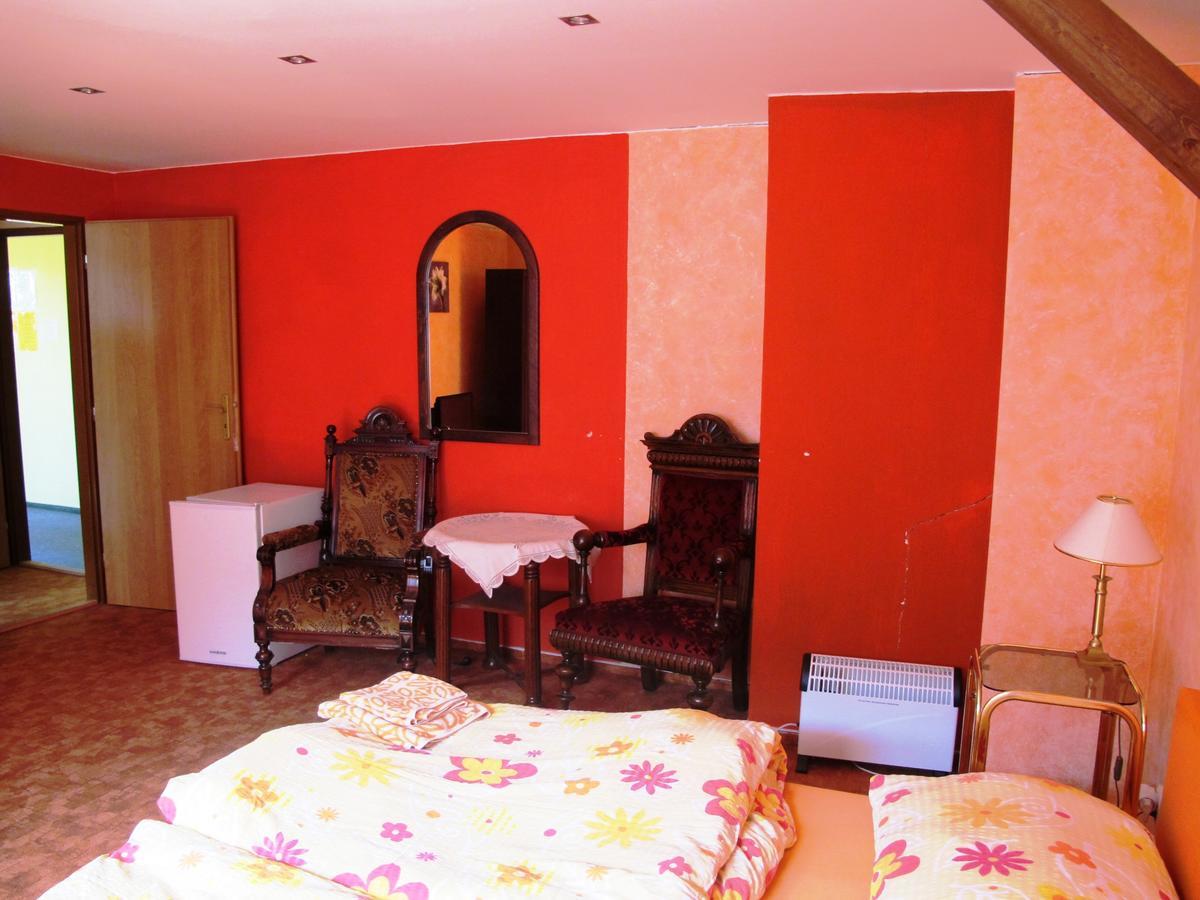 Hotel U Lisky Hostka  Екстериор снимка