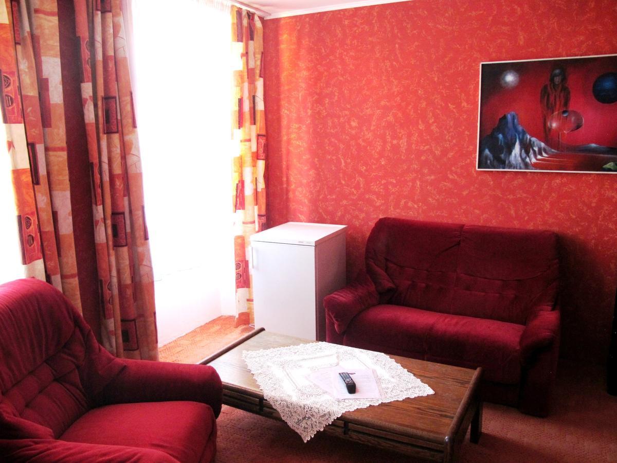 Hotel U Lisky Hostka  Екстериор снимка