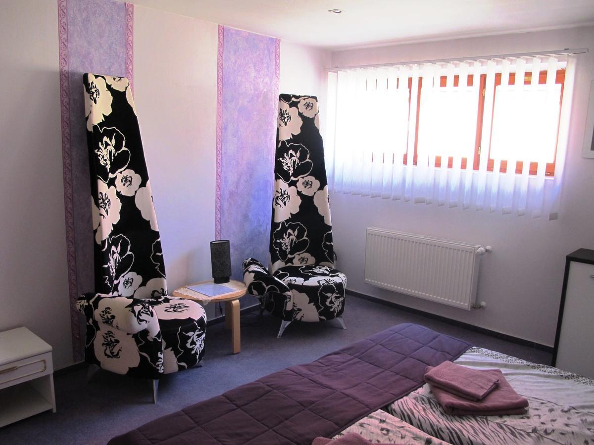 Hotel U Lisky Hostka  Екстериор снимка